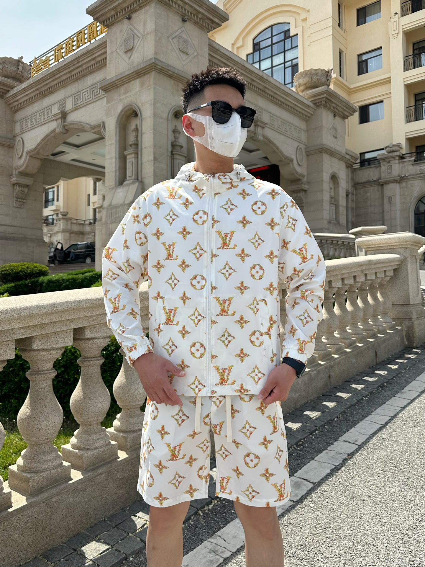 Louis Vuitton Basic Clothing M-l-xxxl