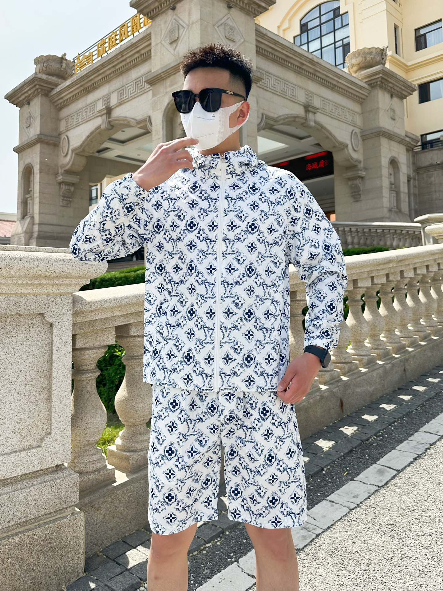 Louis Vuitton Basic Clothing M-l-xxxl
