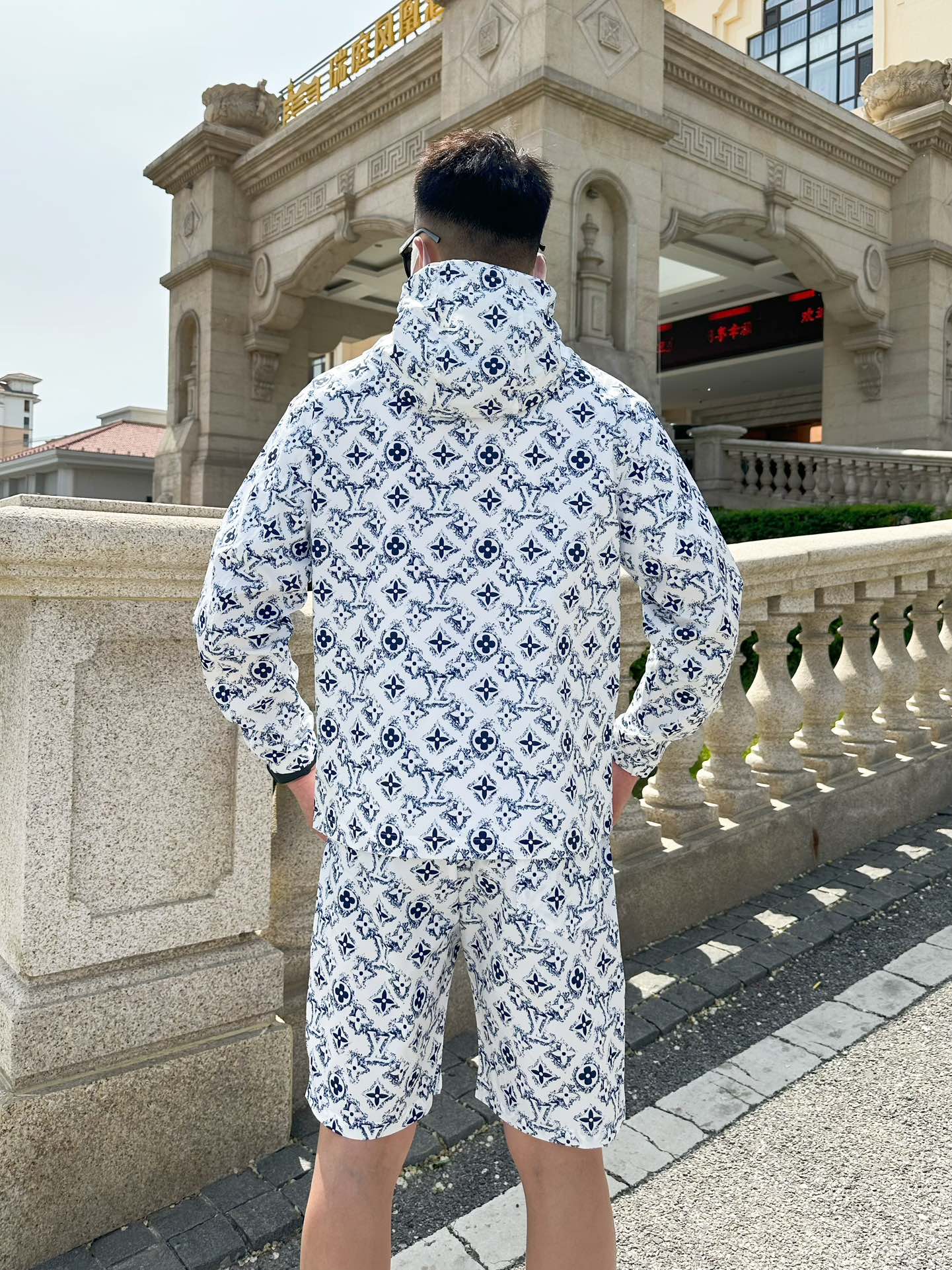 Louis Vuitton Basic Clothing M-l-xxxl