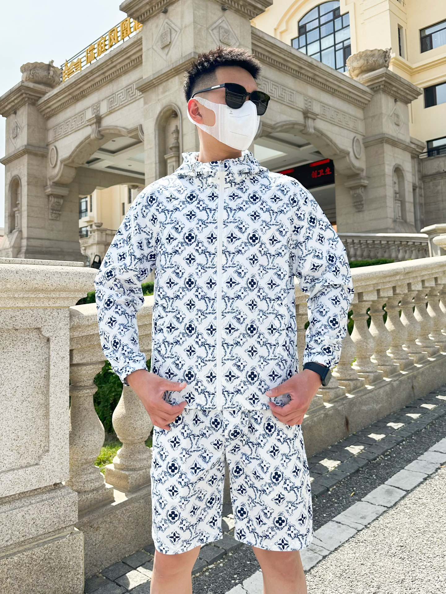 Louis Vuitton Basic Clothing M-l-xxxl