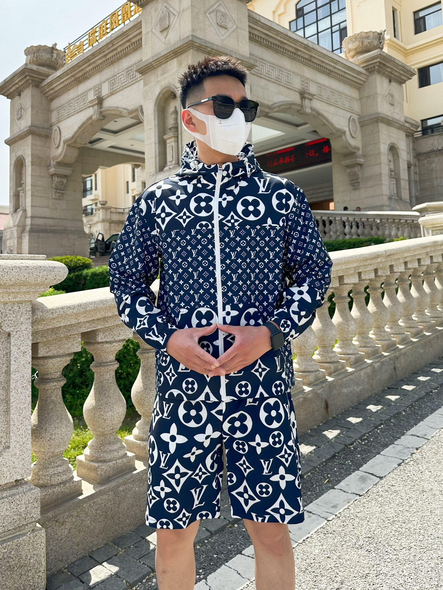 Louis Vuitton Basic Clothing M-l-xxxl