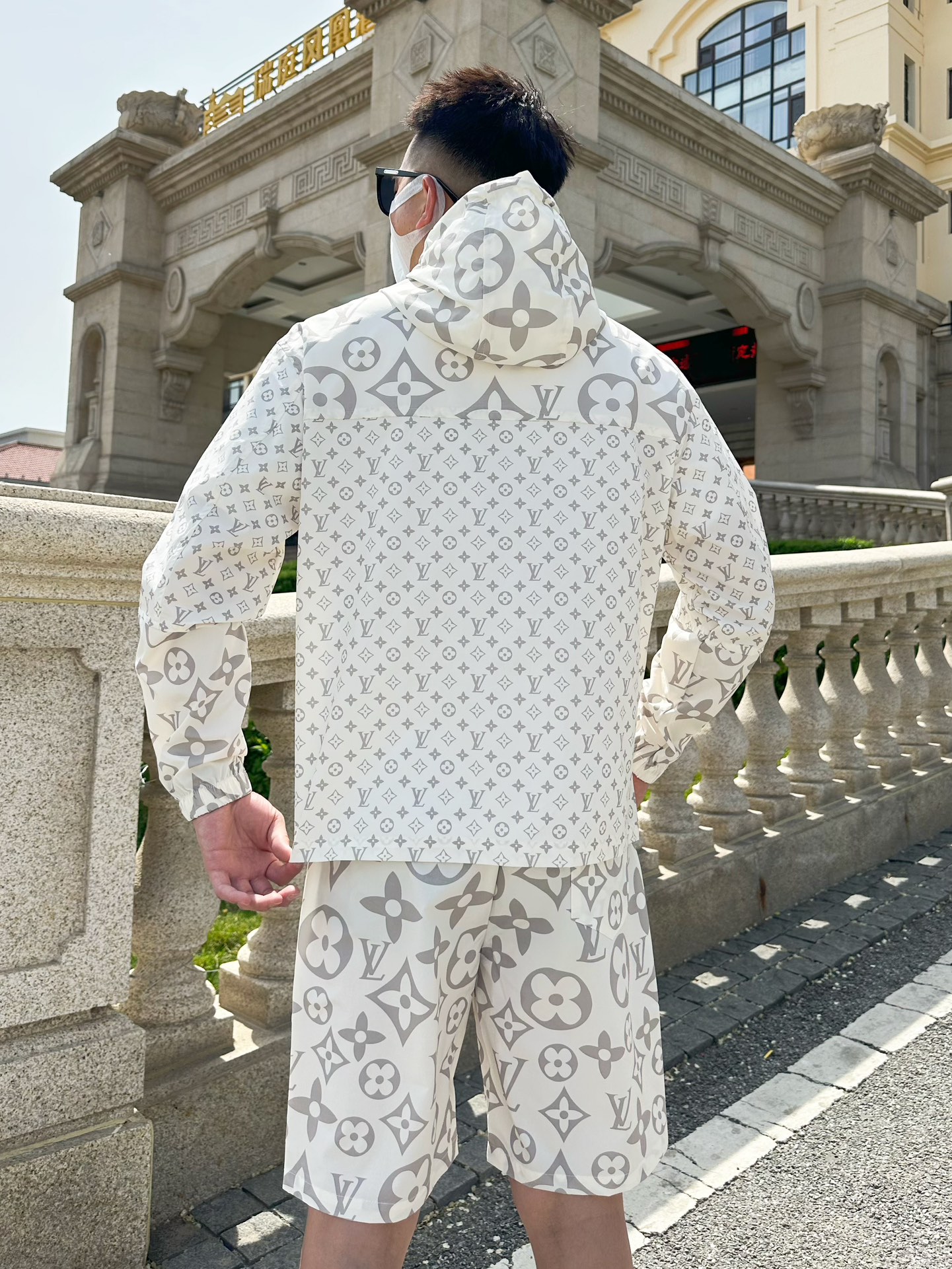 Louis Vuitton Basic Clothing M-l-xxxl