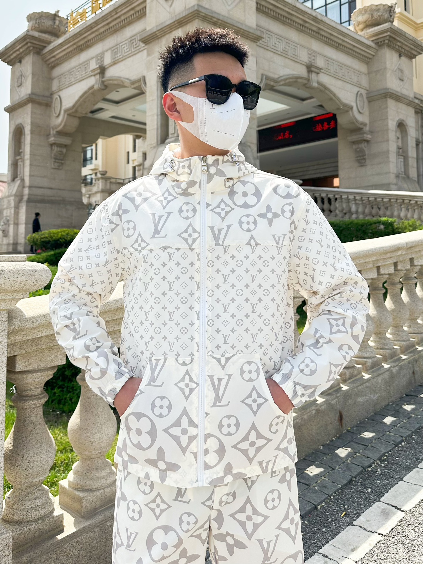 Louis Vuitton Basic Clothing M-l-xxxl