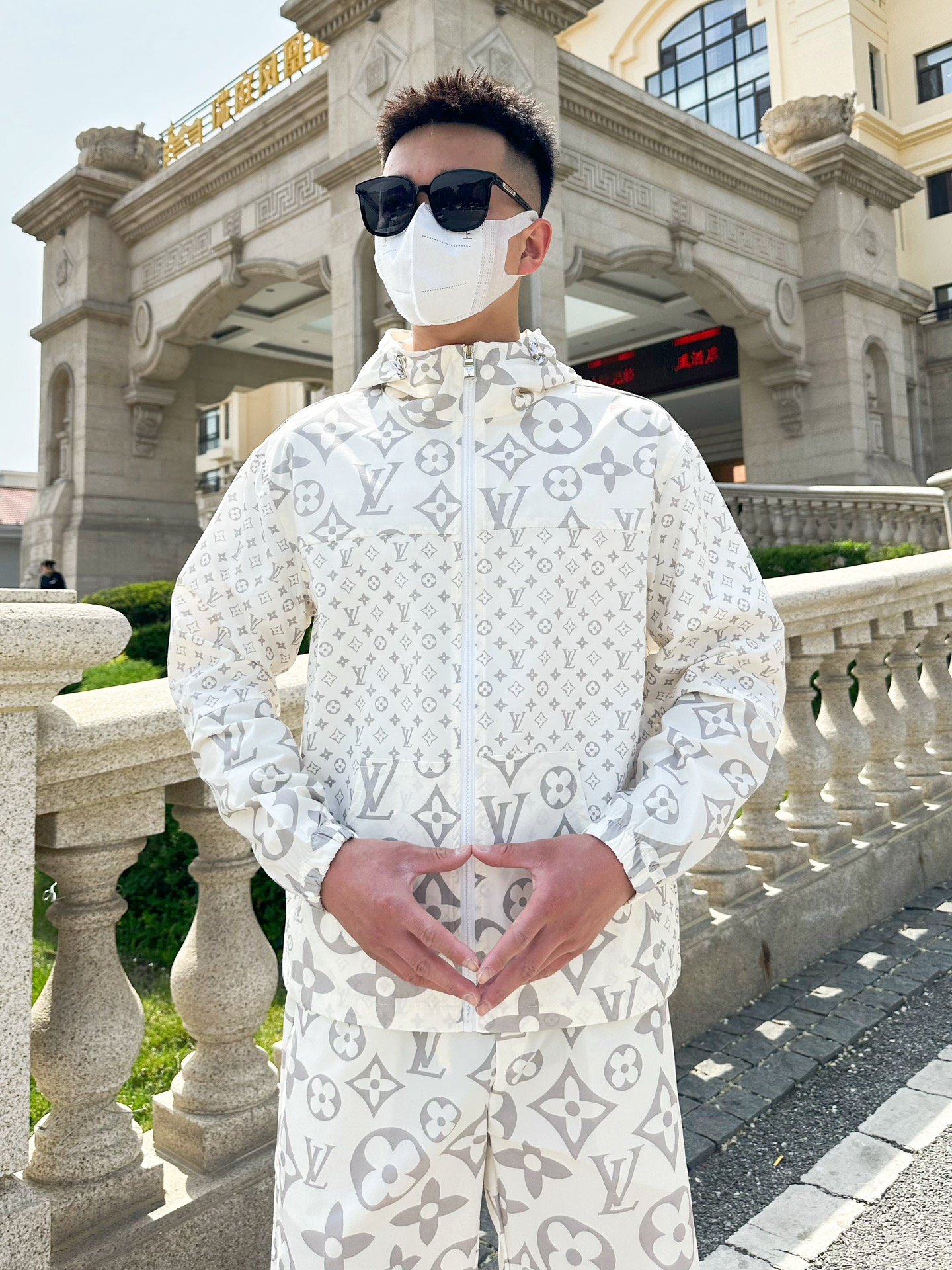 Louis Vuitton Basic Clothing M-l-xxxl