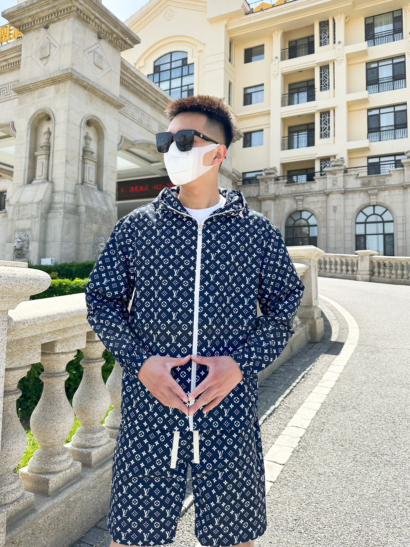 Louis Vuitton Basic Clothing M-l-xxxl