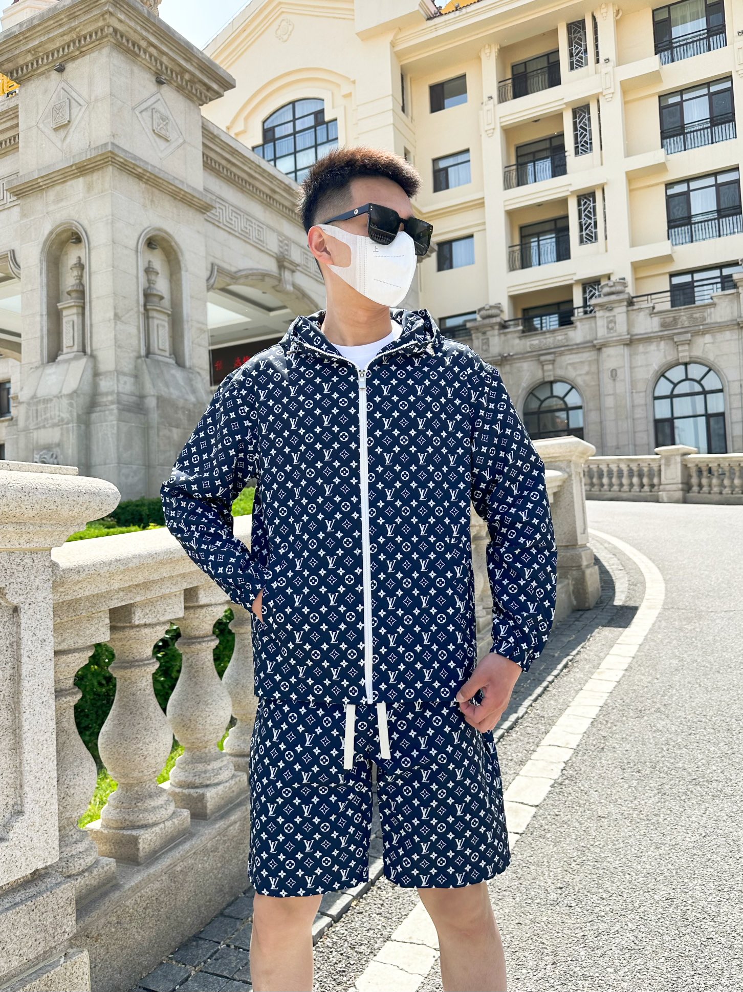 Louis Vuitton Basic Clothing M-l-xxxl