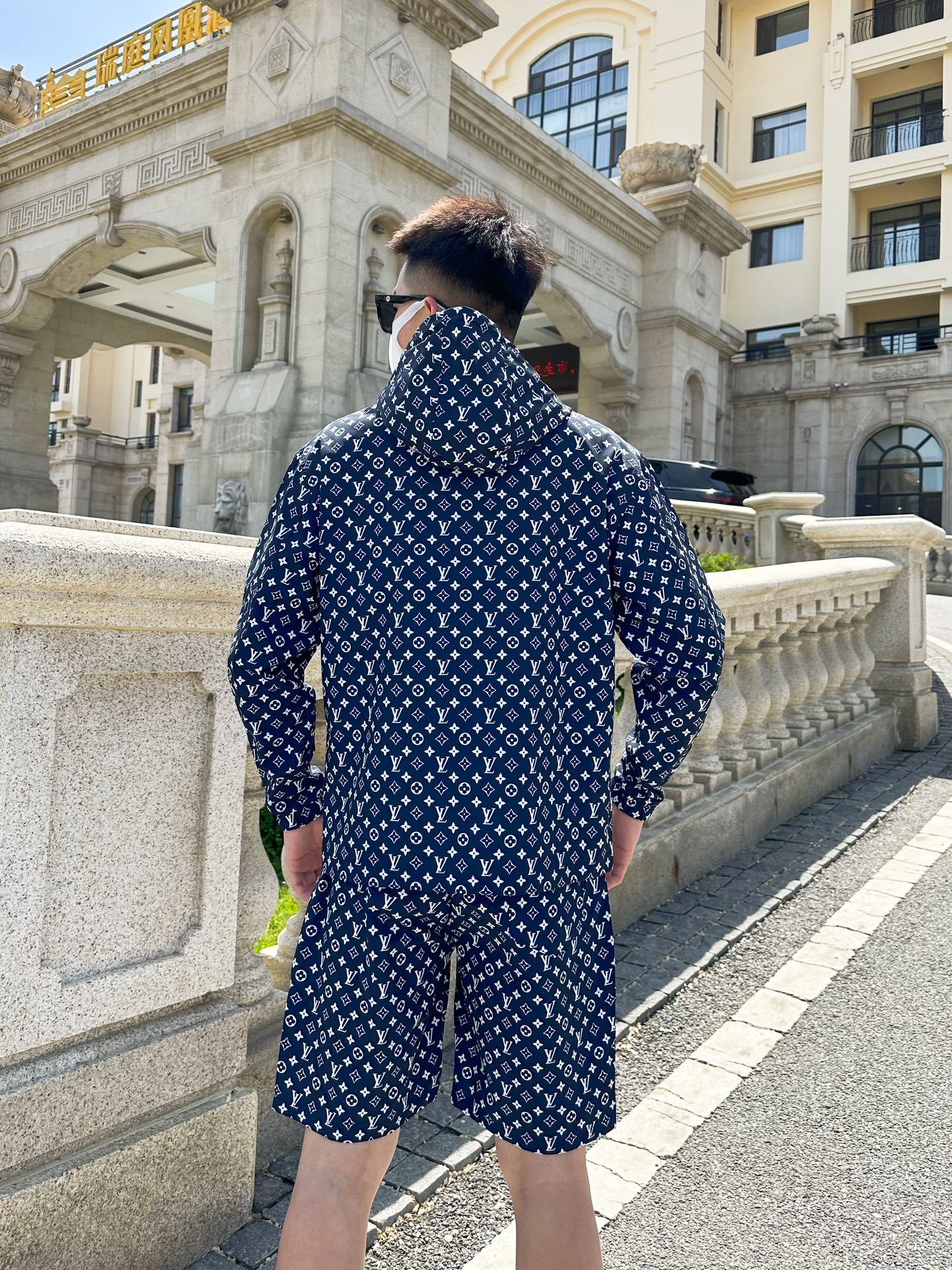 Louis Vuitton Basic Clothing M-l-xxxl