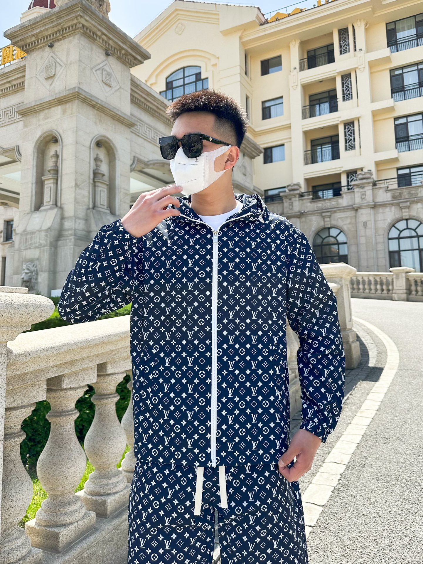 Louis Vuitton Basic Clothing M-l-xxxl