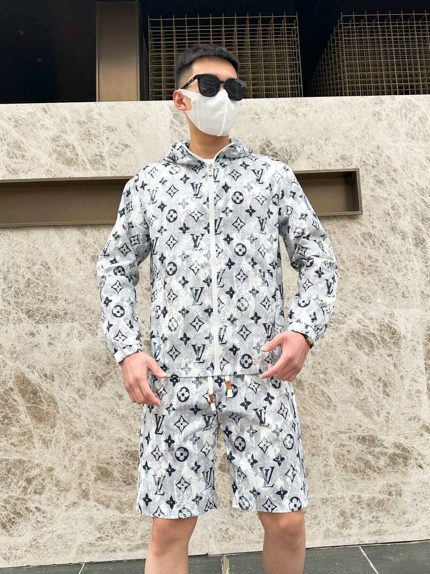 Louis Vuitton Basic Clothing M-l-xxxl