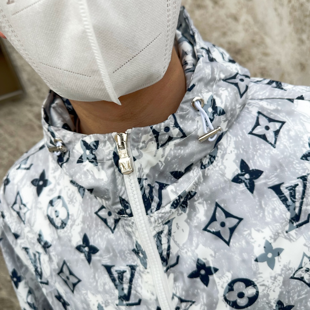 Louis Vuitton Basic Clothing M-l-xxxl