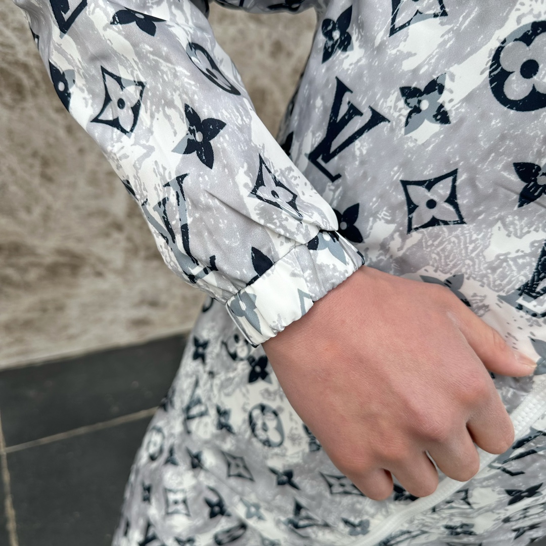 Louis Vuitton Basic Clothing M-l-xxxl