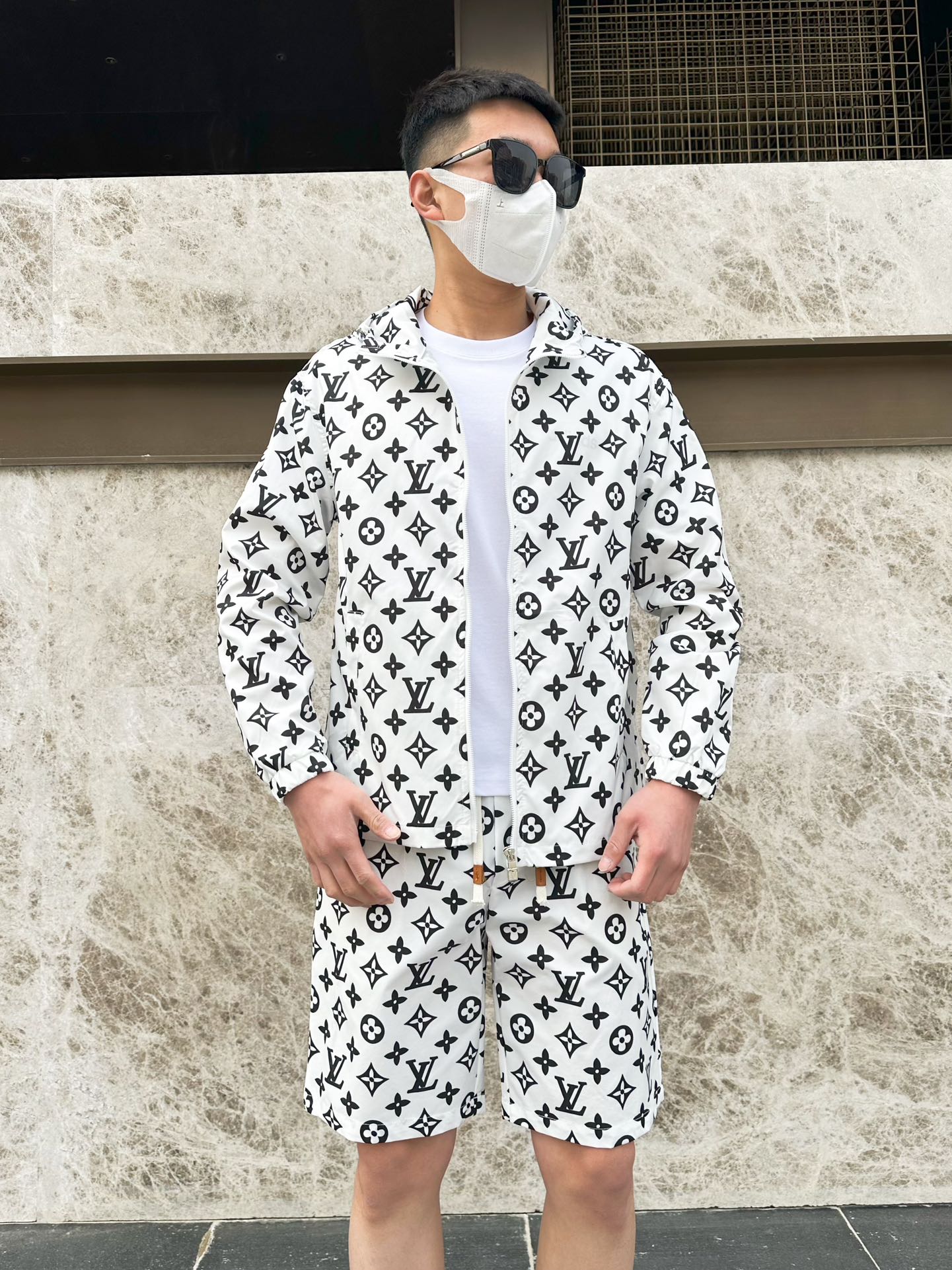 Louis Vuitton Basic Clothing M-l-xxxl