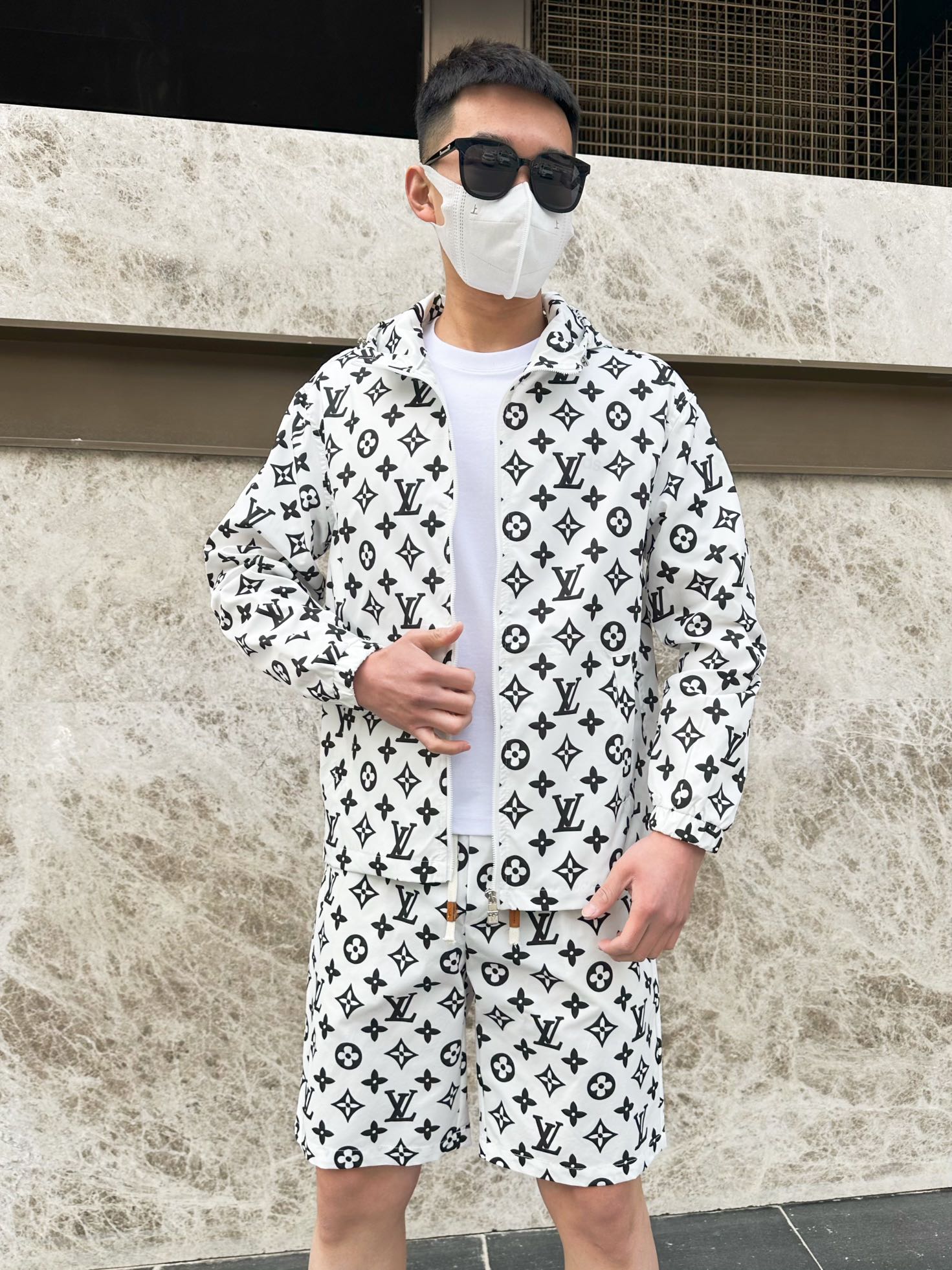 Louis Vuitton Basic Clothing M-l-xxxl
