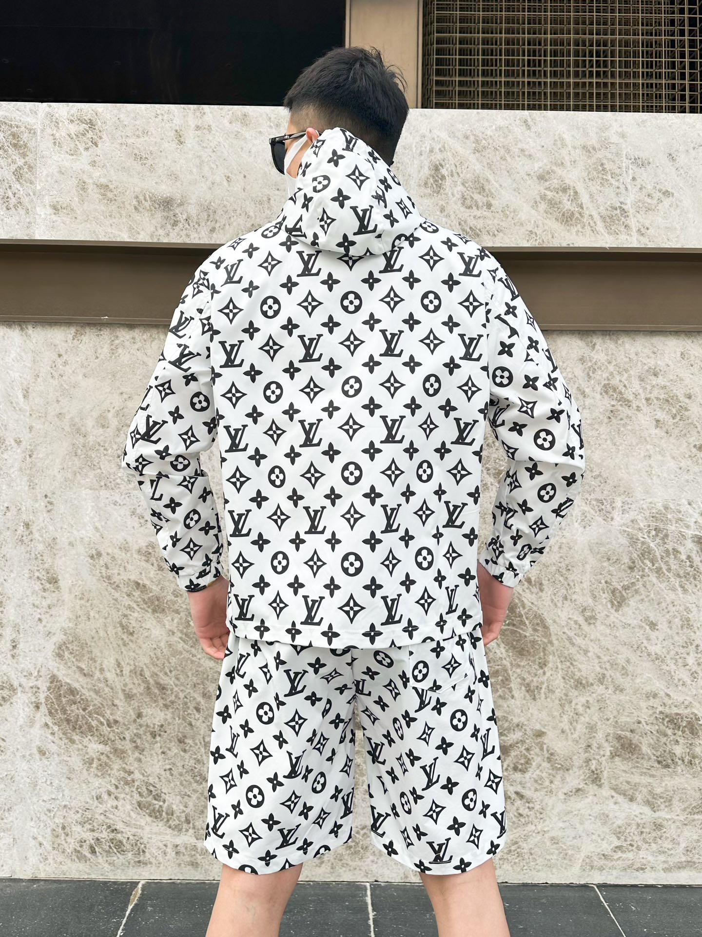 Louis Vuitton Basic Clothing M-l-xxxl