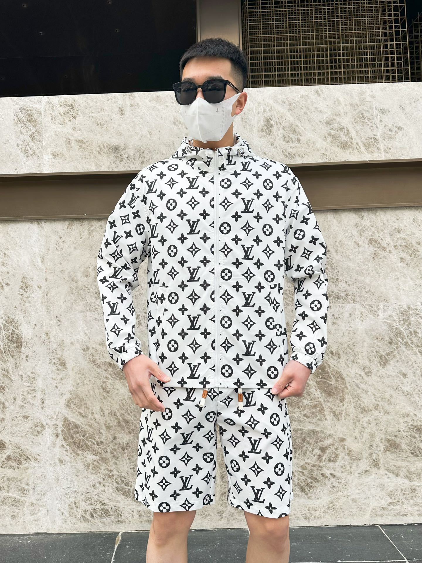 Louis Vuitton Basic Clothing M-l-xxxl