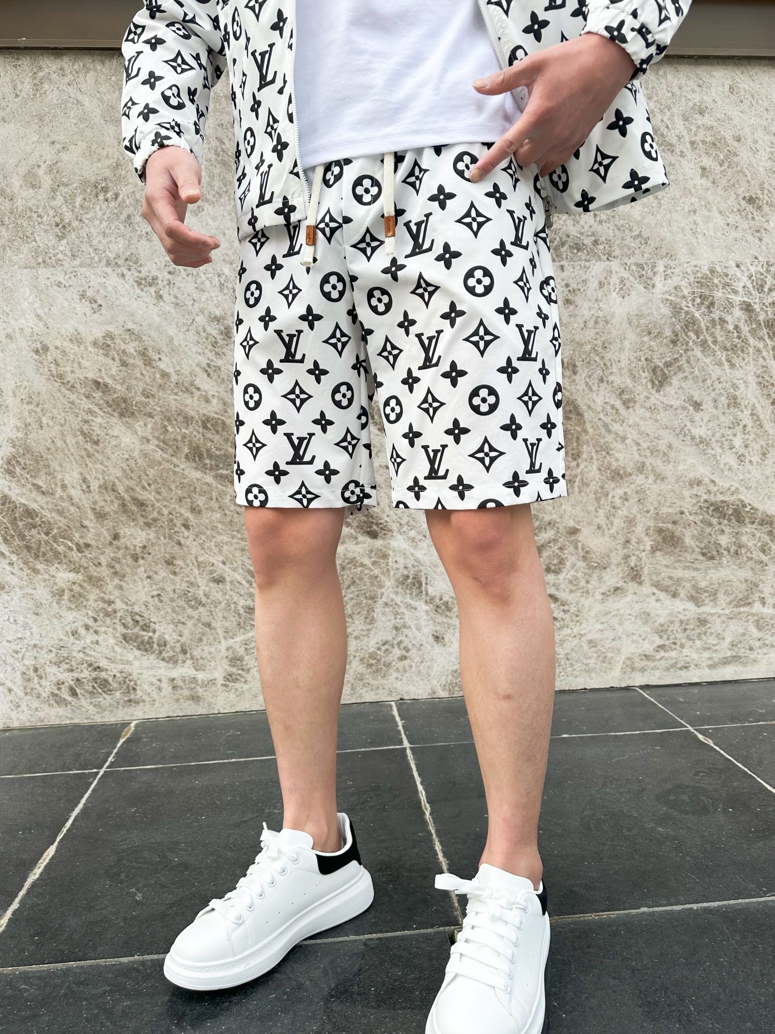 Louis Vuitton Basic Clothing M-l-xxxl