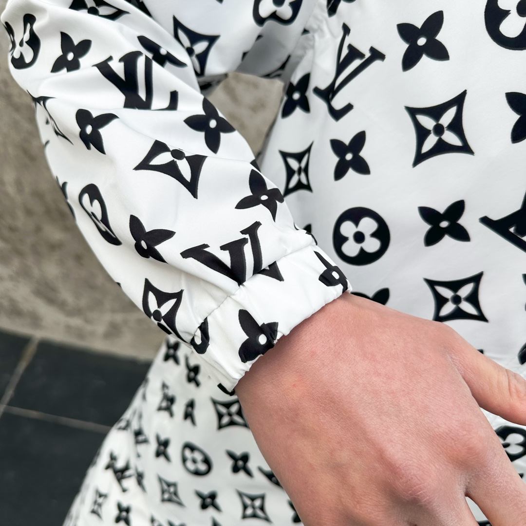 Louis Vuitton Basic Clothing M-l-xxxl