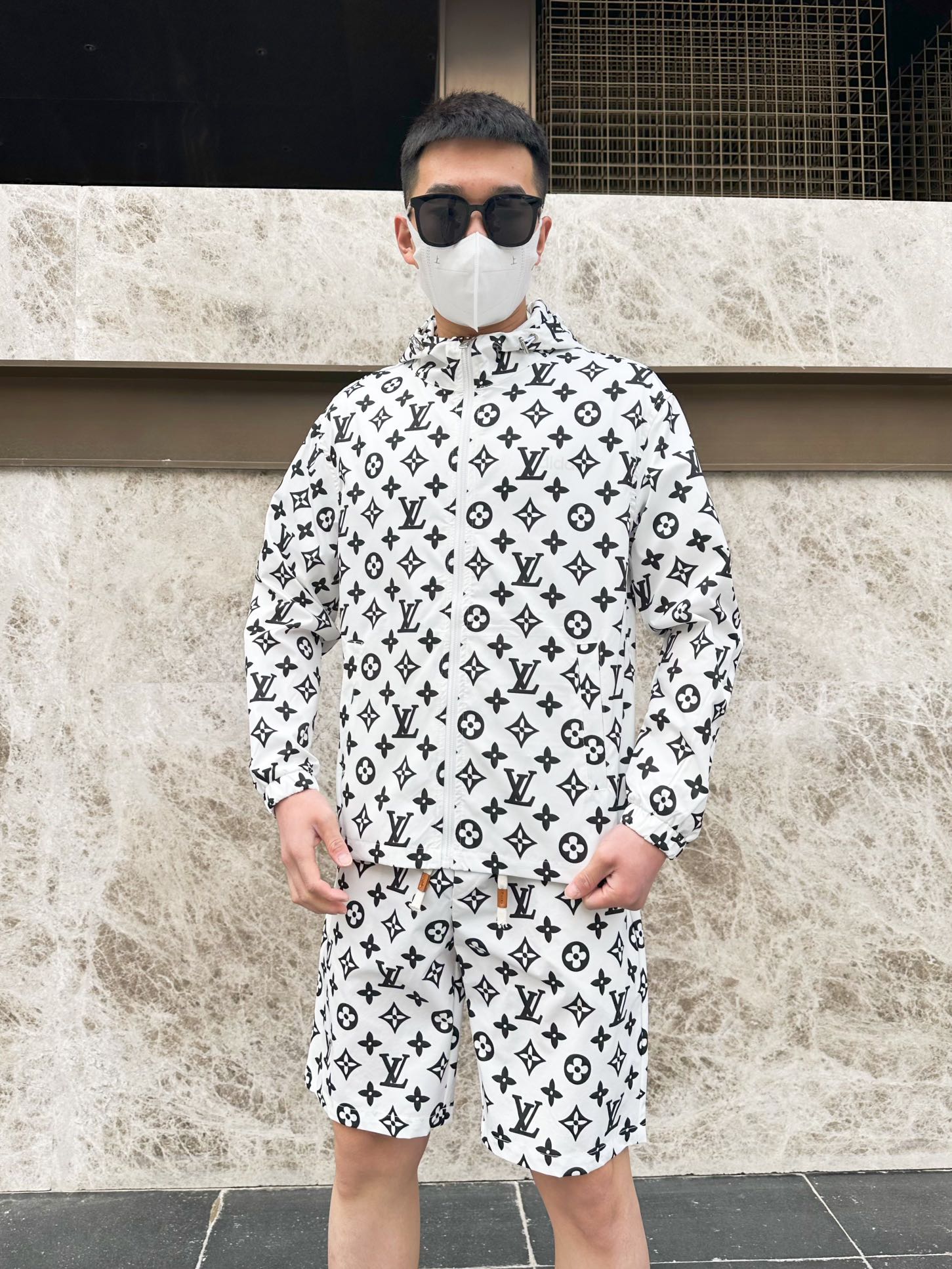 Louis Vuitton Basic Clothing M-l-xxxl