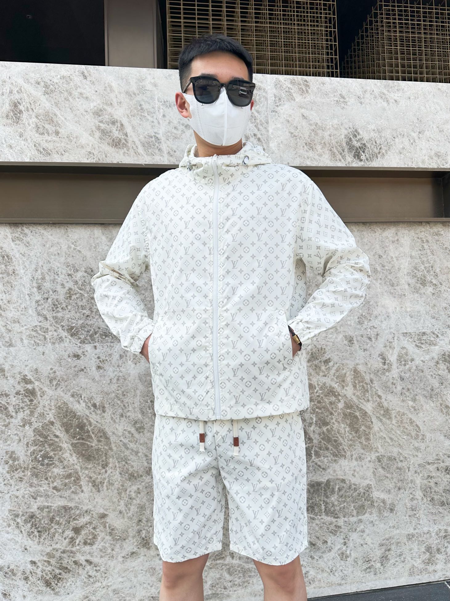 Louis Vuitton Basic Clothing M-l-xxxl