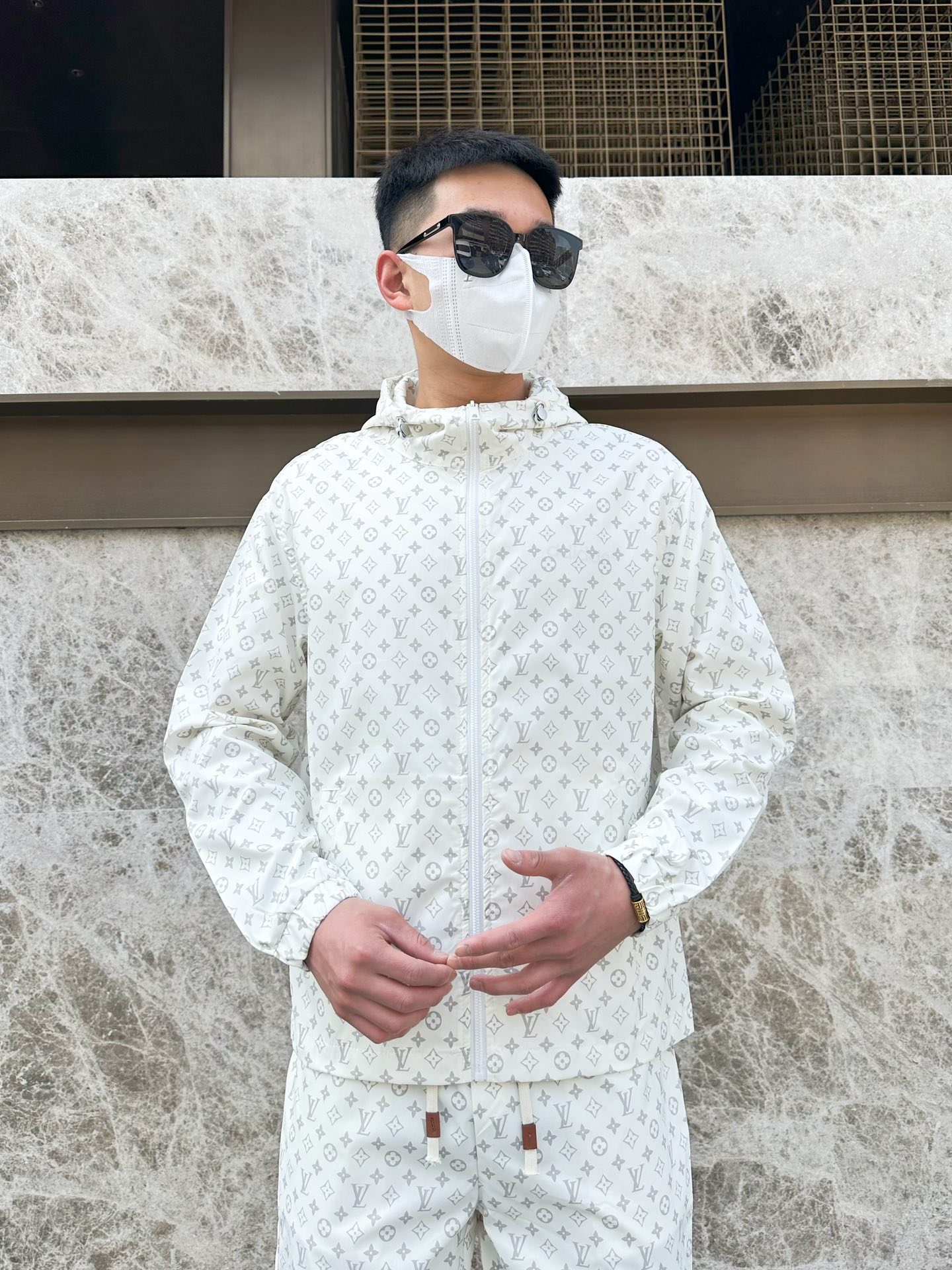 Louis Vuitton Basic Clothing M-l-xxxl