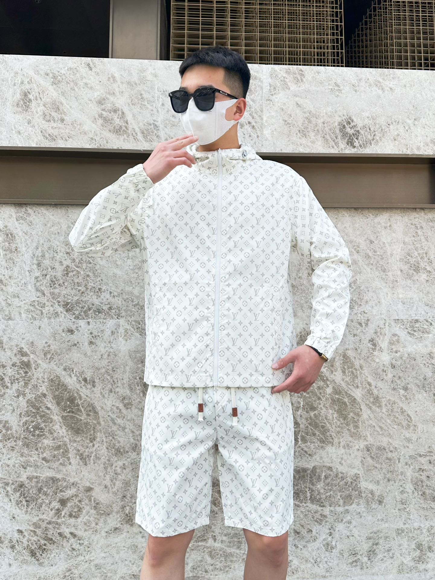 Louis Vuitton Basic Clothing M-l-xxxl