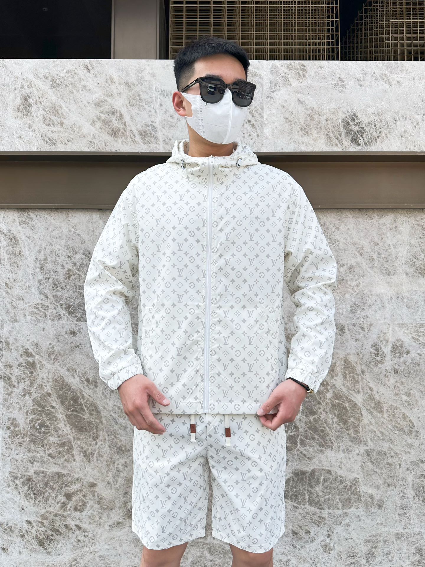 Louis Vuitton Basic Clothing M-l-xxxl