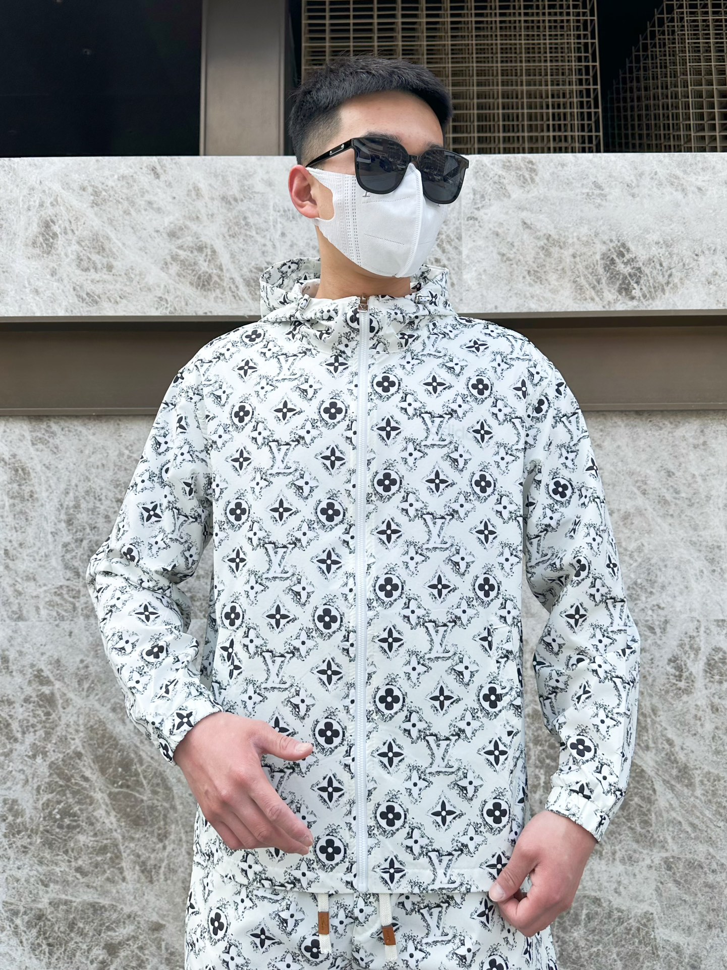Louis Vuitton Basic Clothing M-l-xxxl
