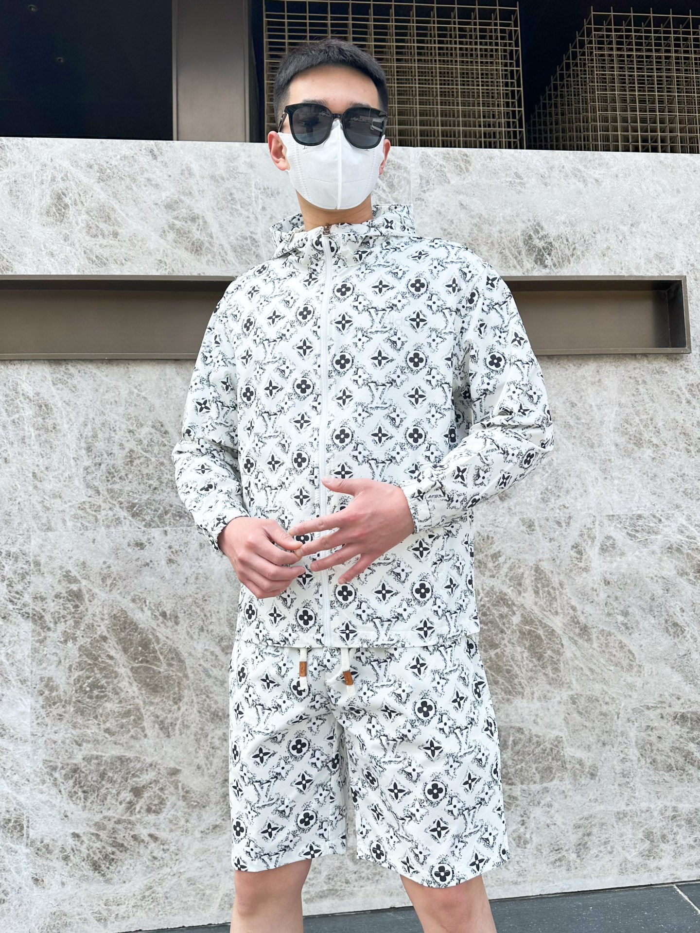 Louis Vuitton Basic Clothing M-l-xxxl