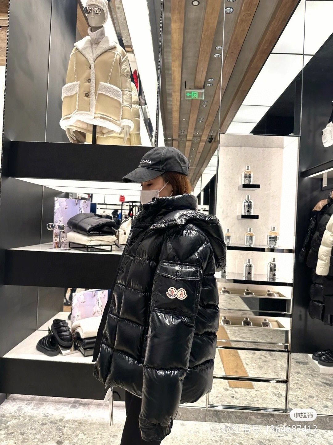 Moncler Down Jacket White Duck Down Black M-l-xl