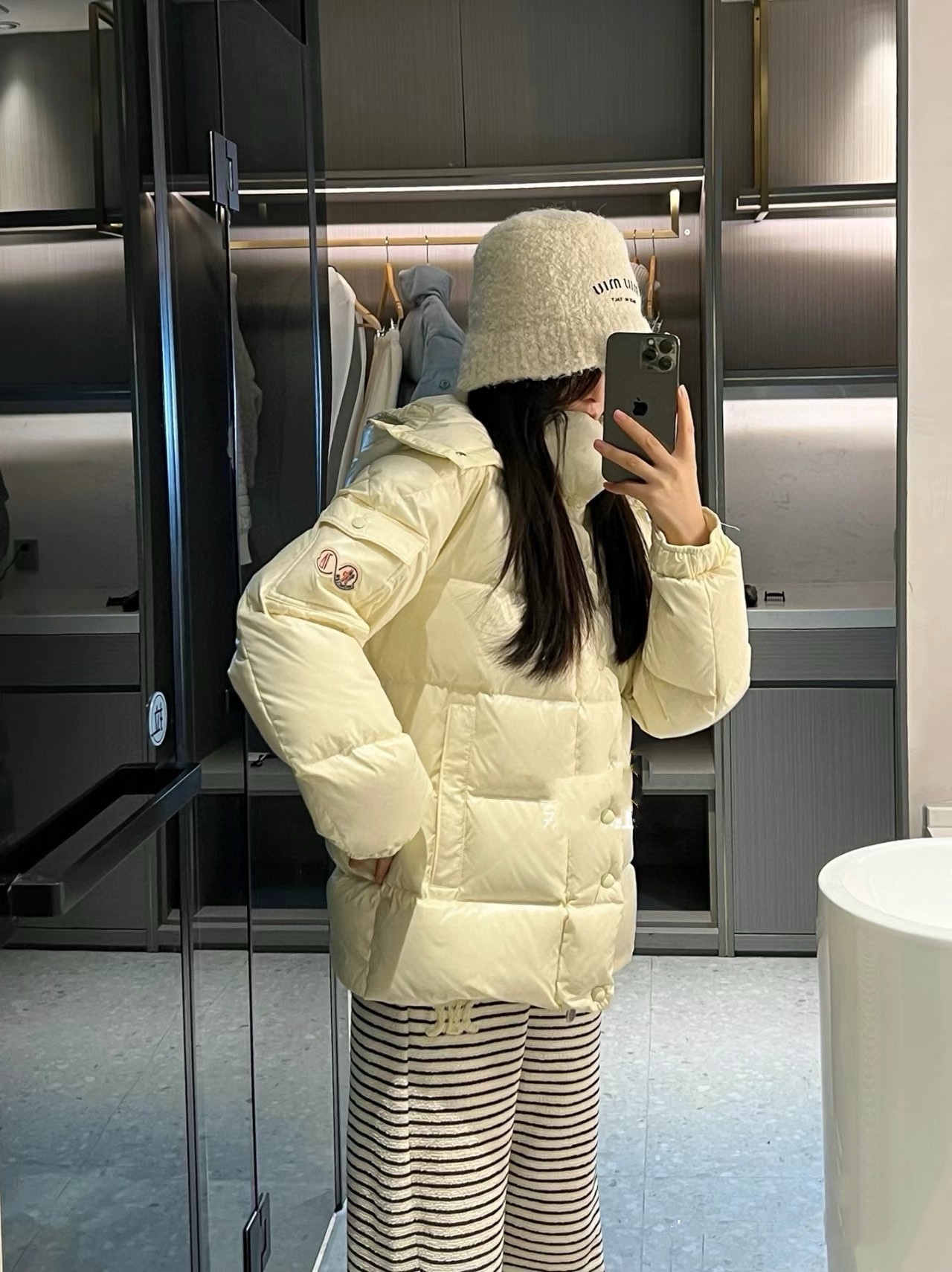 Moncler Down Jacket White Duck Down Black M-l-xl
