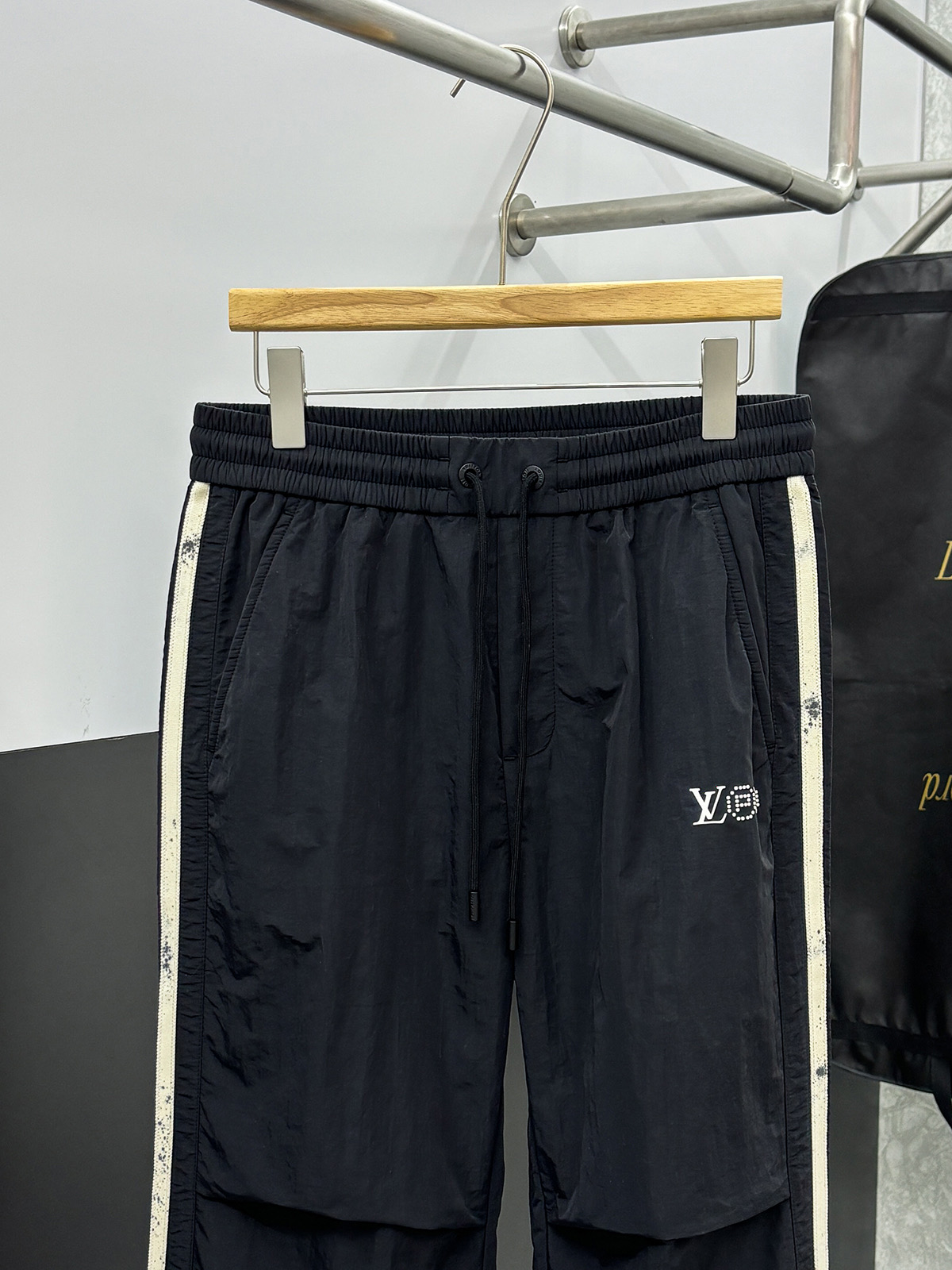 Louis Vuitton Basic Clothing M-l-xl