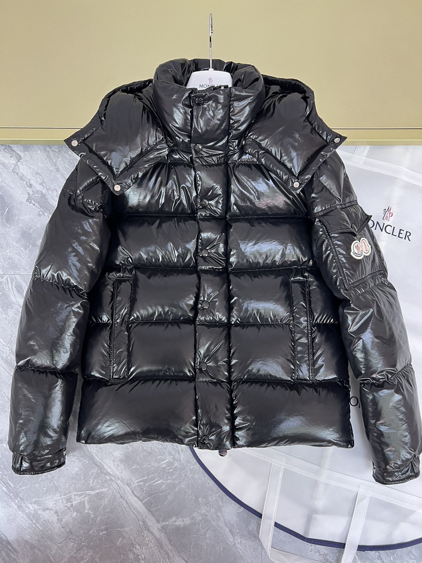 Moncler Down Jacket White Duck Down Black M-l-xl