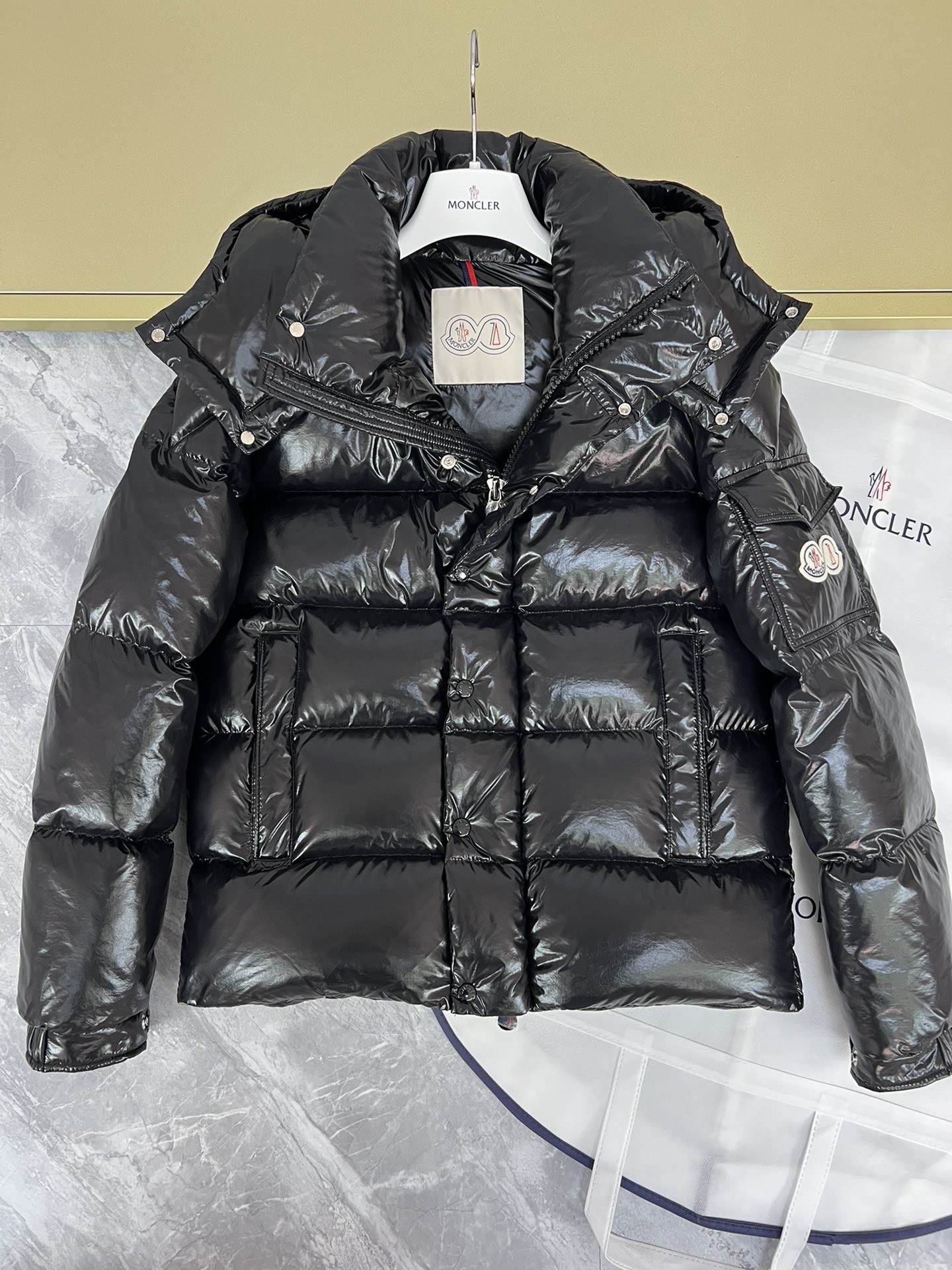 Moncler Down Jacket White Duck Down Black M-l-xl