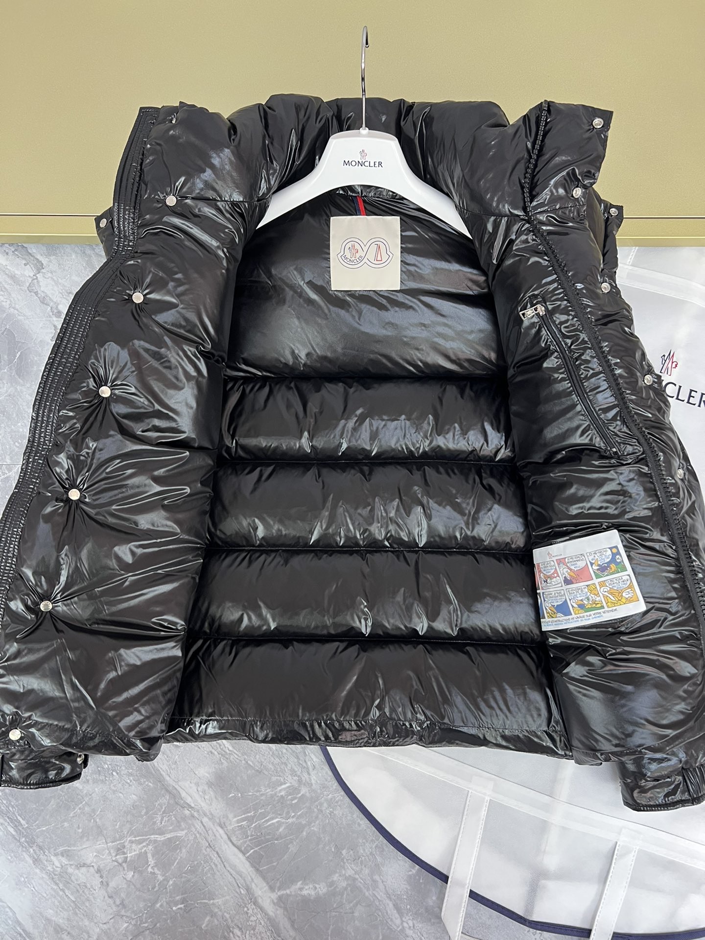 Moncler Down Jacket White Duck Down Black M-l-xl