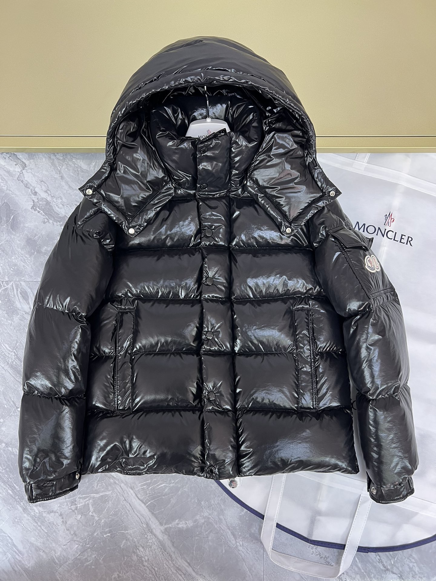 Moncler Down Jacket White Duck Down Black M-l-xl