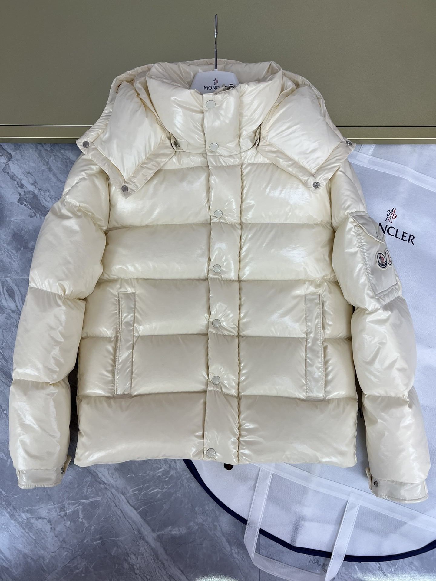 Moncler Down Jacket White Duck Down Black M-l-xl