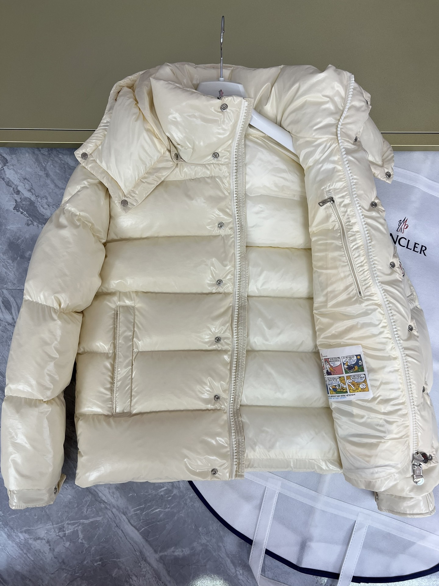 Moncler Down Jacket White Duck Down Black M-l-xl
