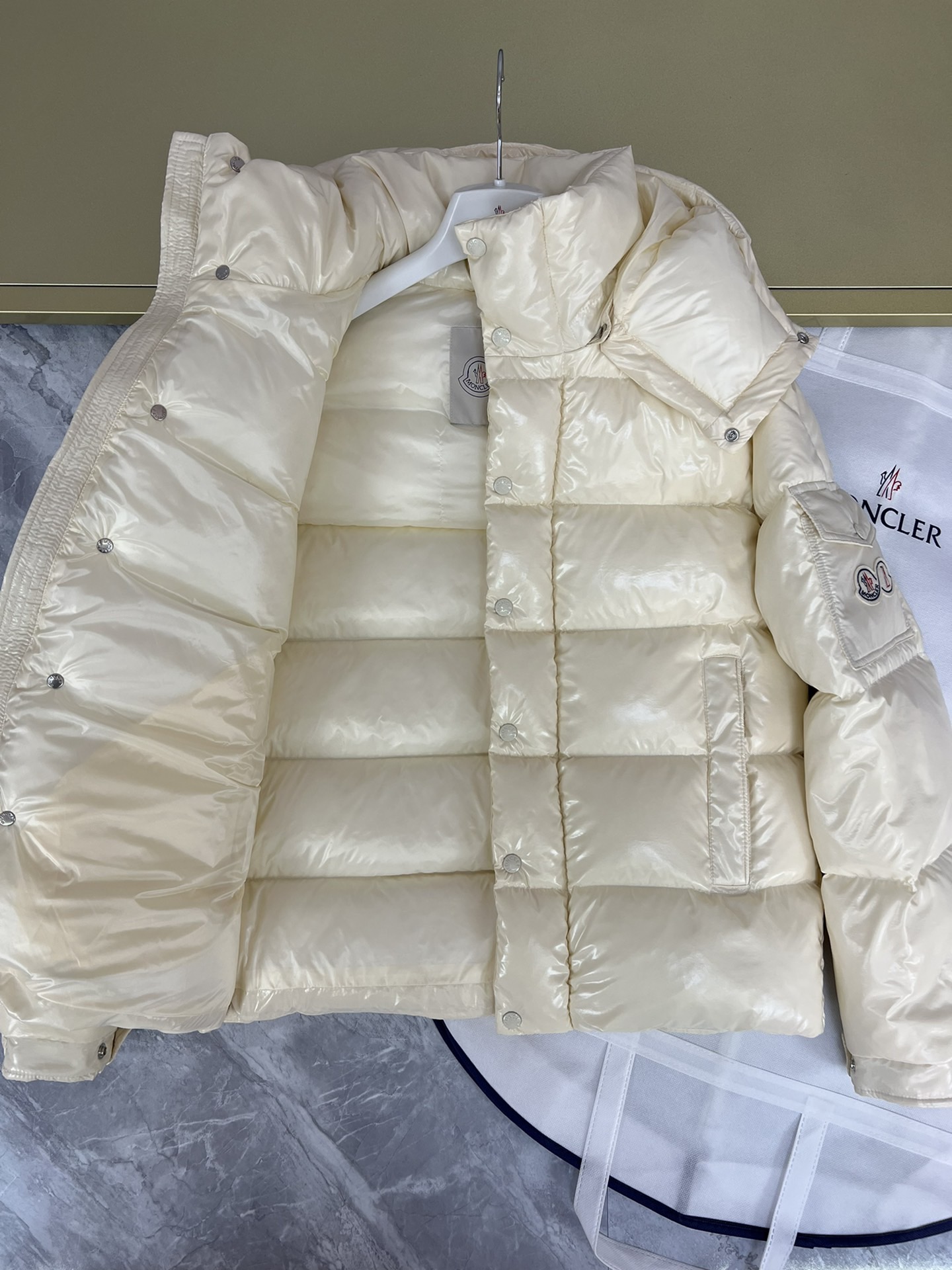 Moncler Down Jacket White Duck Down Black M-l-xl