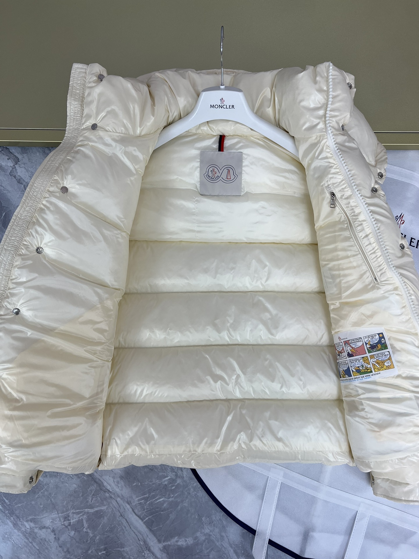 Moncler Down Jacket White Duck Down Black M-l-xl