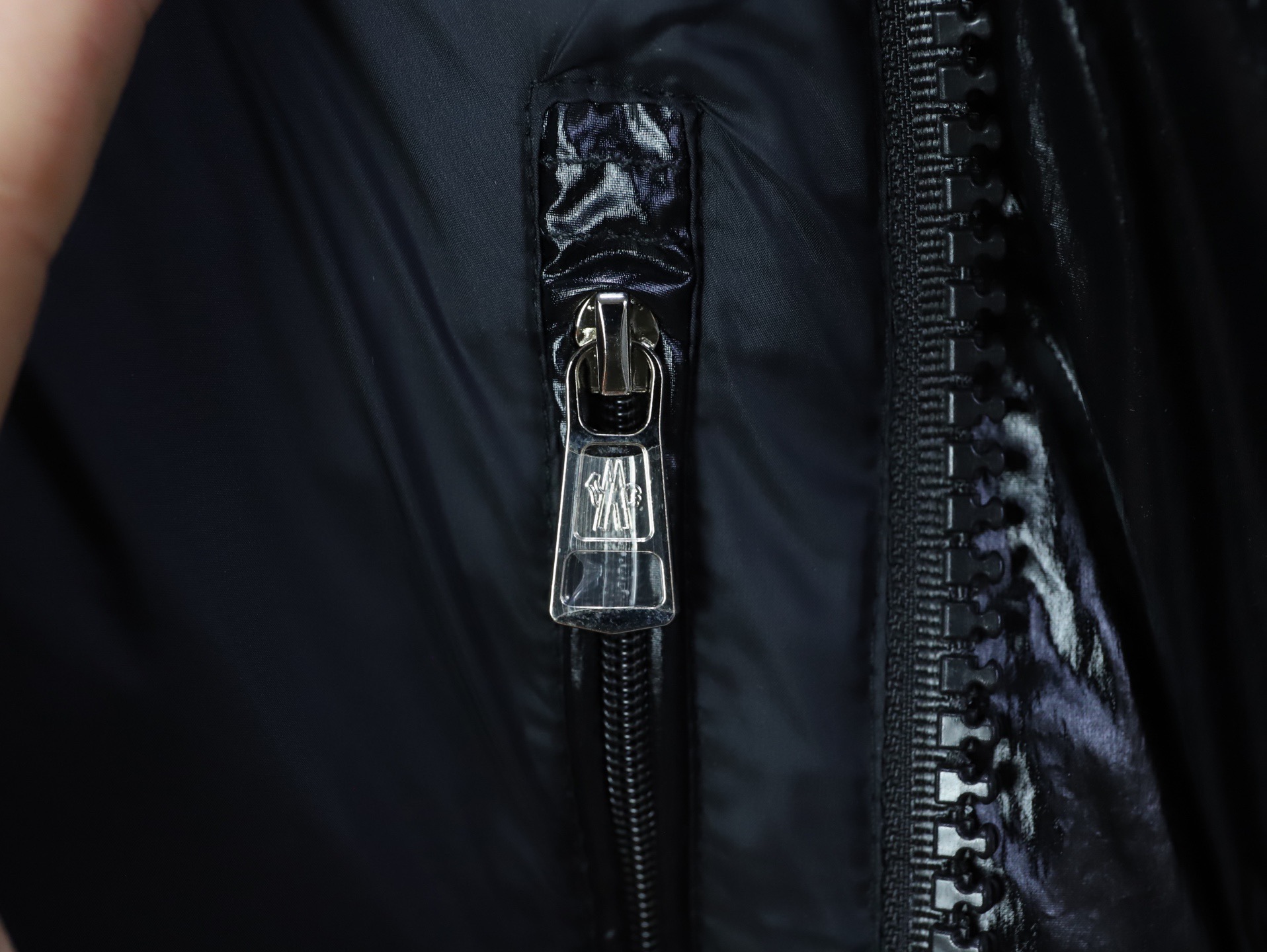 Moncler Down Jacket White Duck Down Black M-l-xl