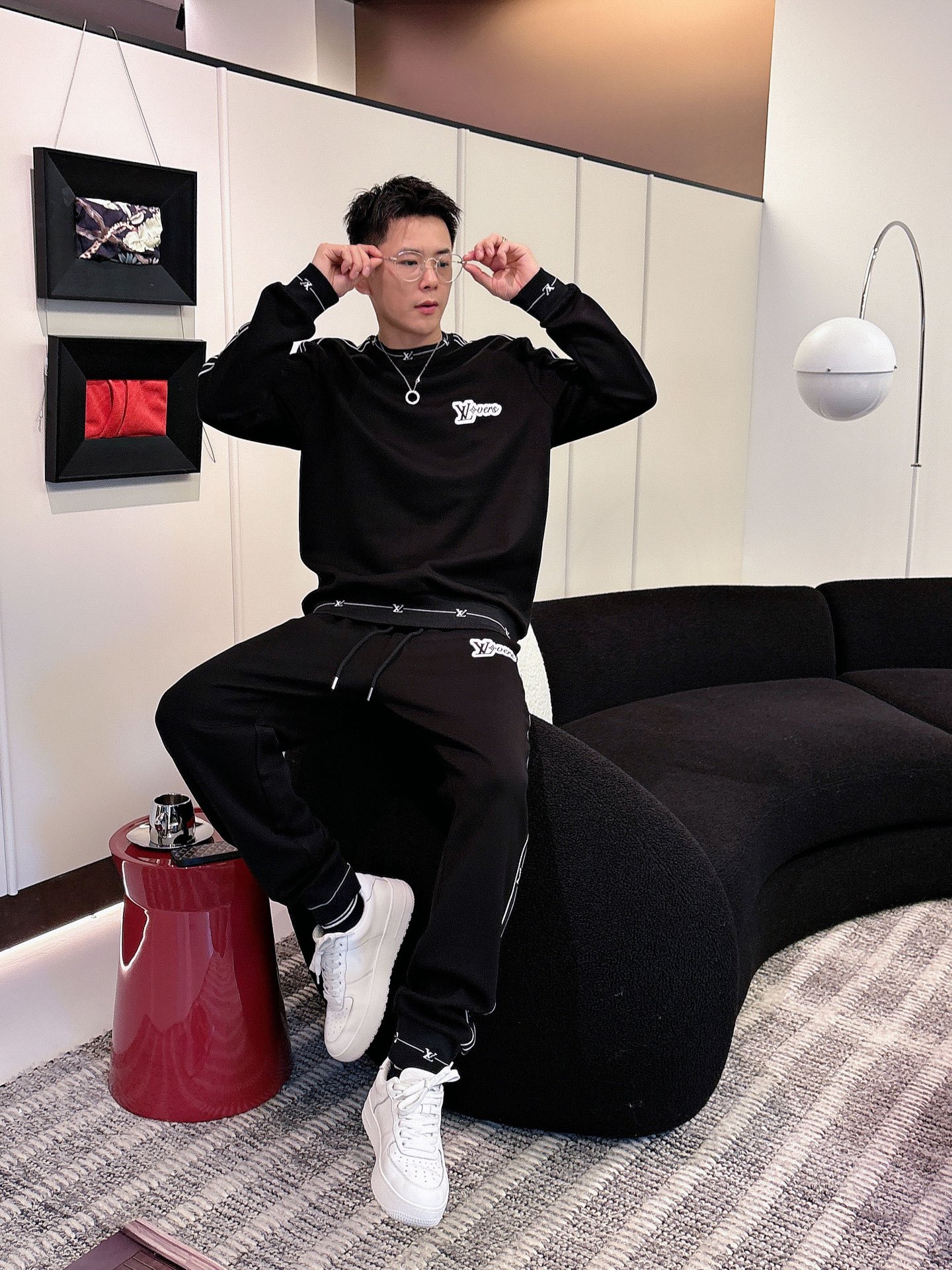Louis Vuitton Basic Clothing M-l-xl