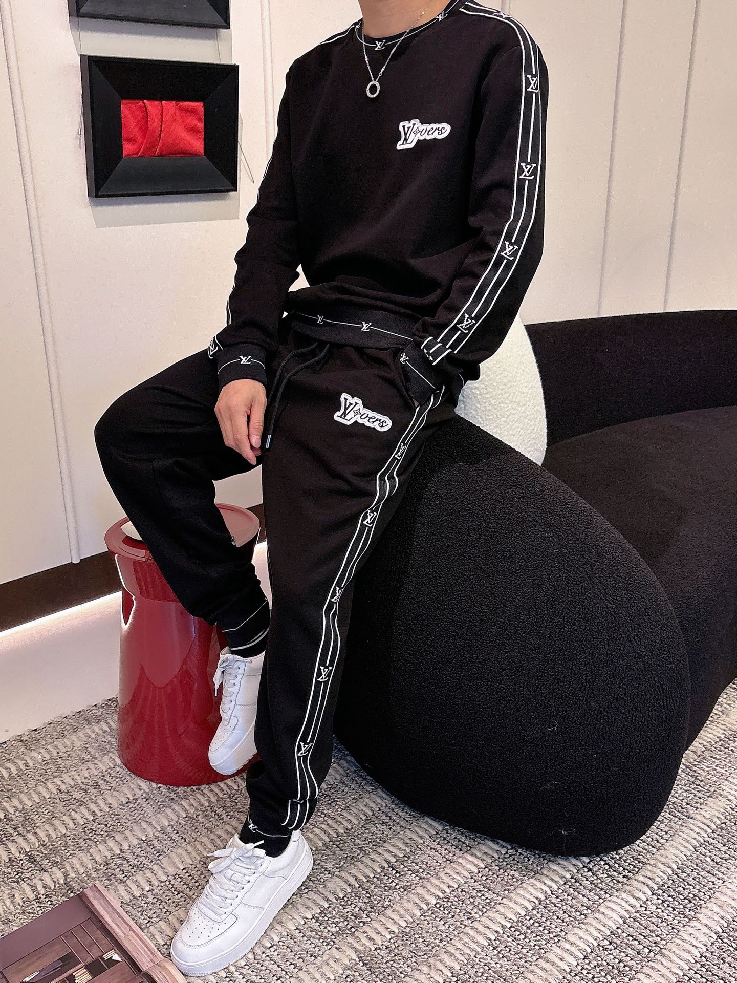 Louis Vuitton Basic Clothing M-l-xl
