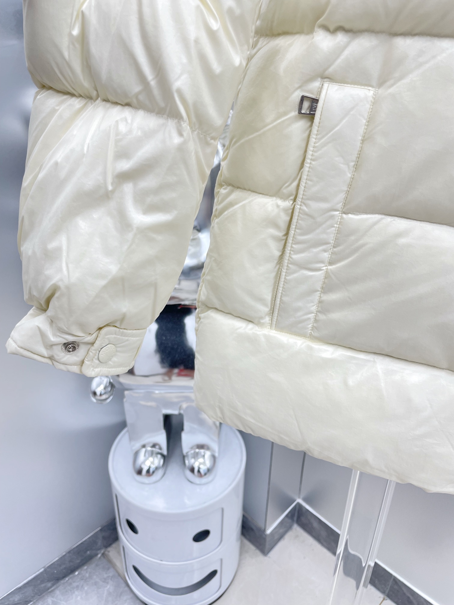 Moncler Down Jacket White Duck Down Black M-l-xl