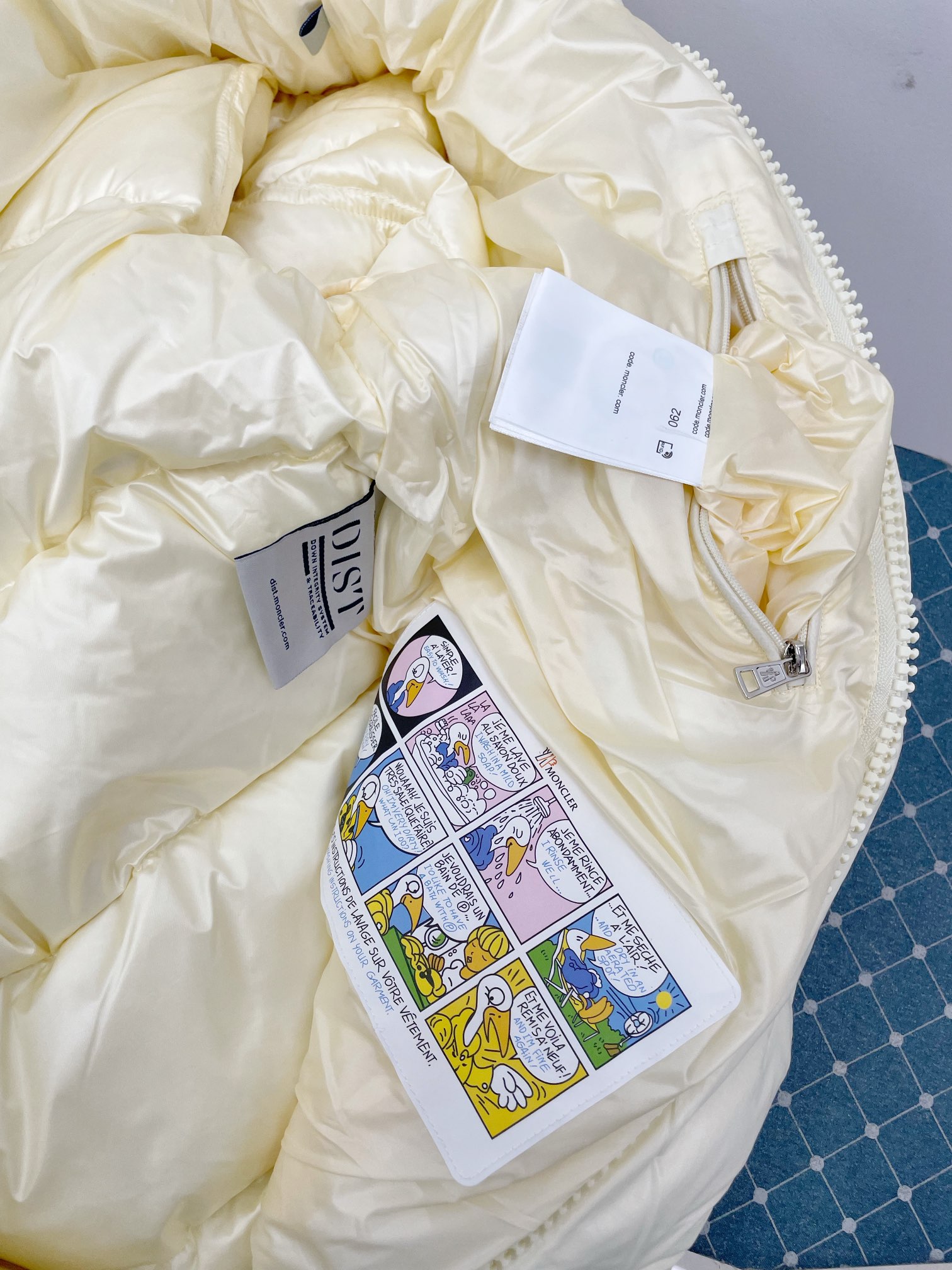 Moncler Down Jacket White Duck Down Black M-l-xl