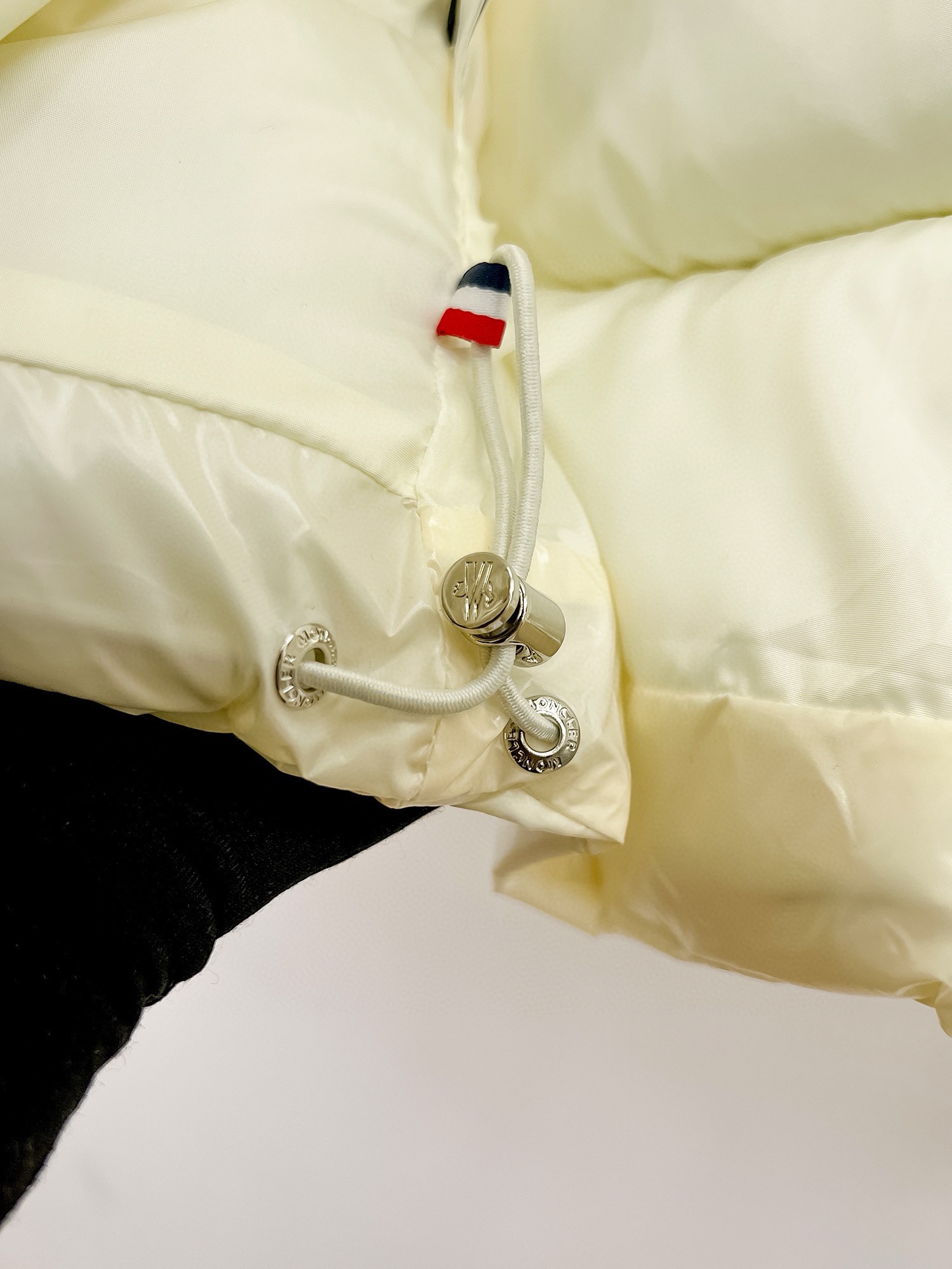 Moncler Down Jacket White Duck Down Black M-l-xl