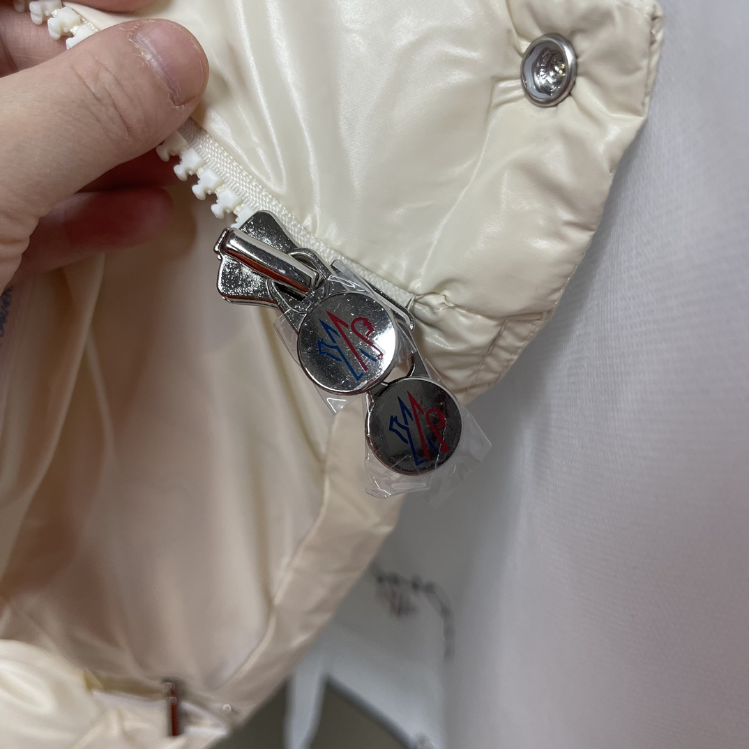 Moncler Down Jacket White Duck Down Black M-l-xl