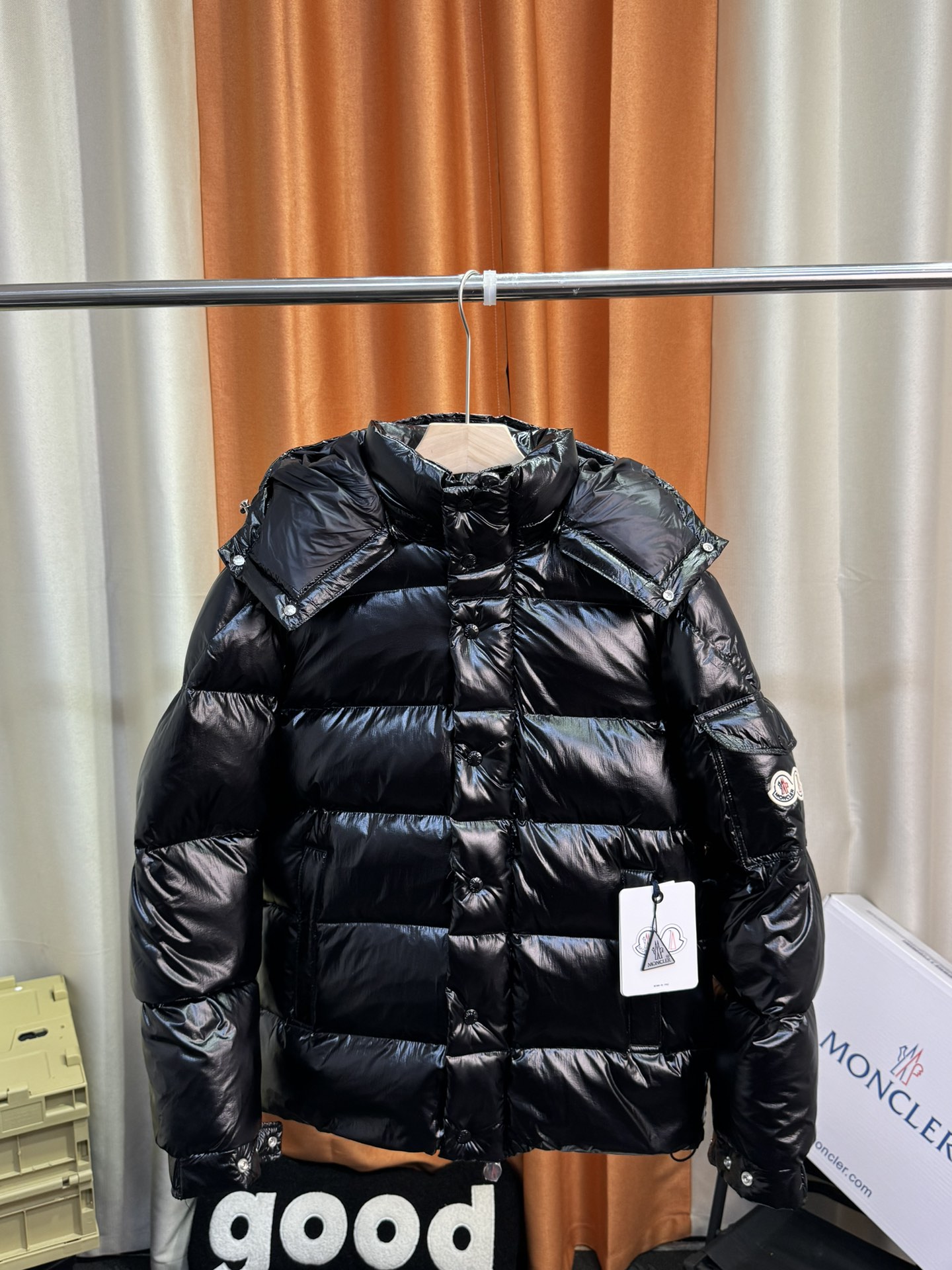Moncler Down Jacket White Duck Down Black M-l-xl