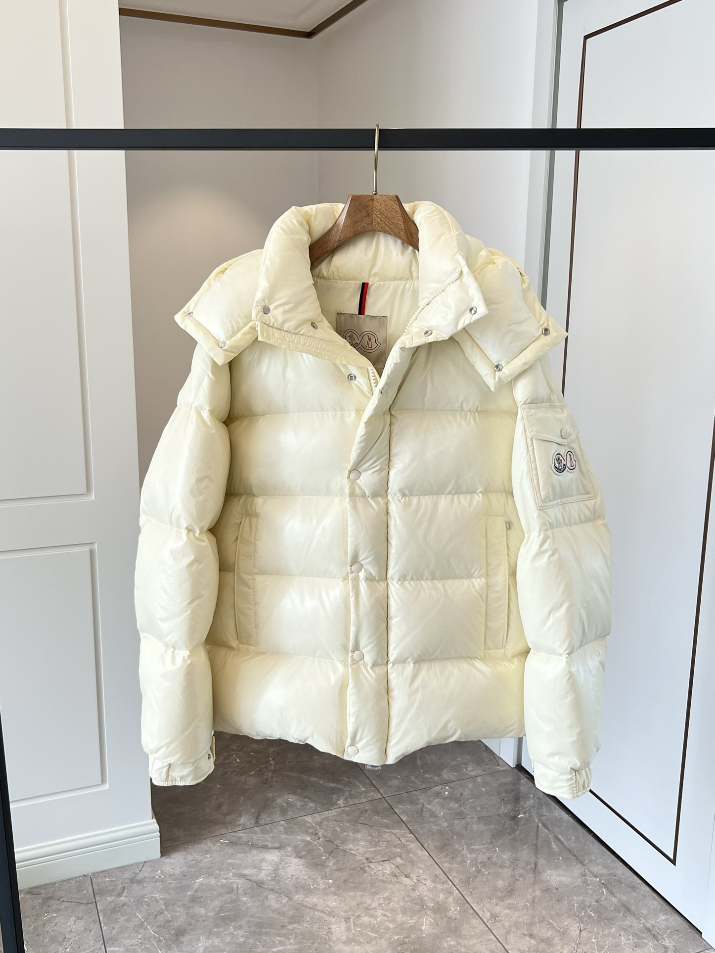 Moncler Down Jacket White Duck Down Black M-l-xl