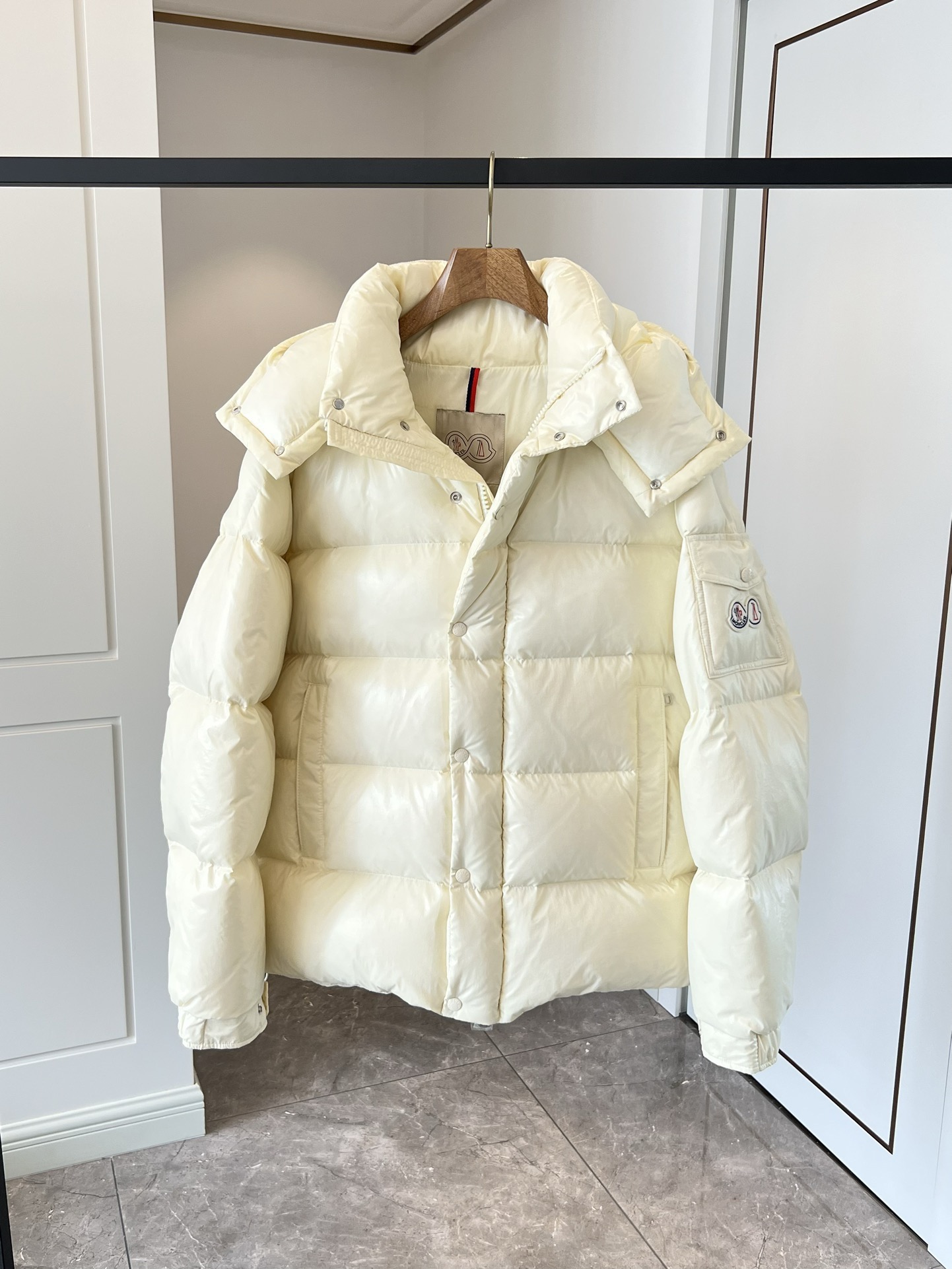 Moncler Down Jacket White Duck Down Black M-l-xl
