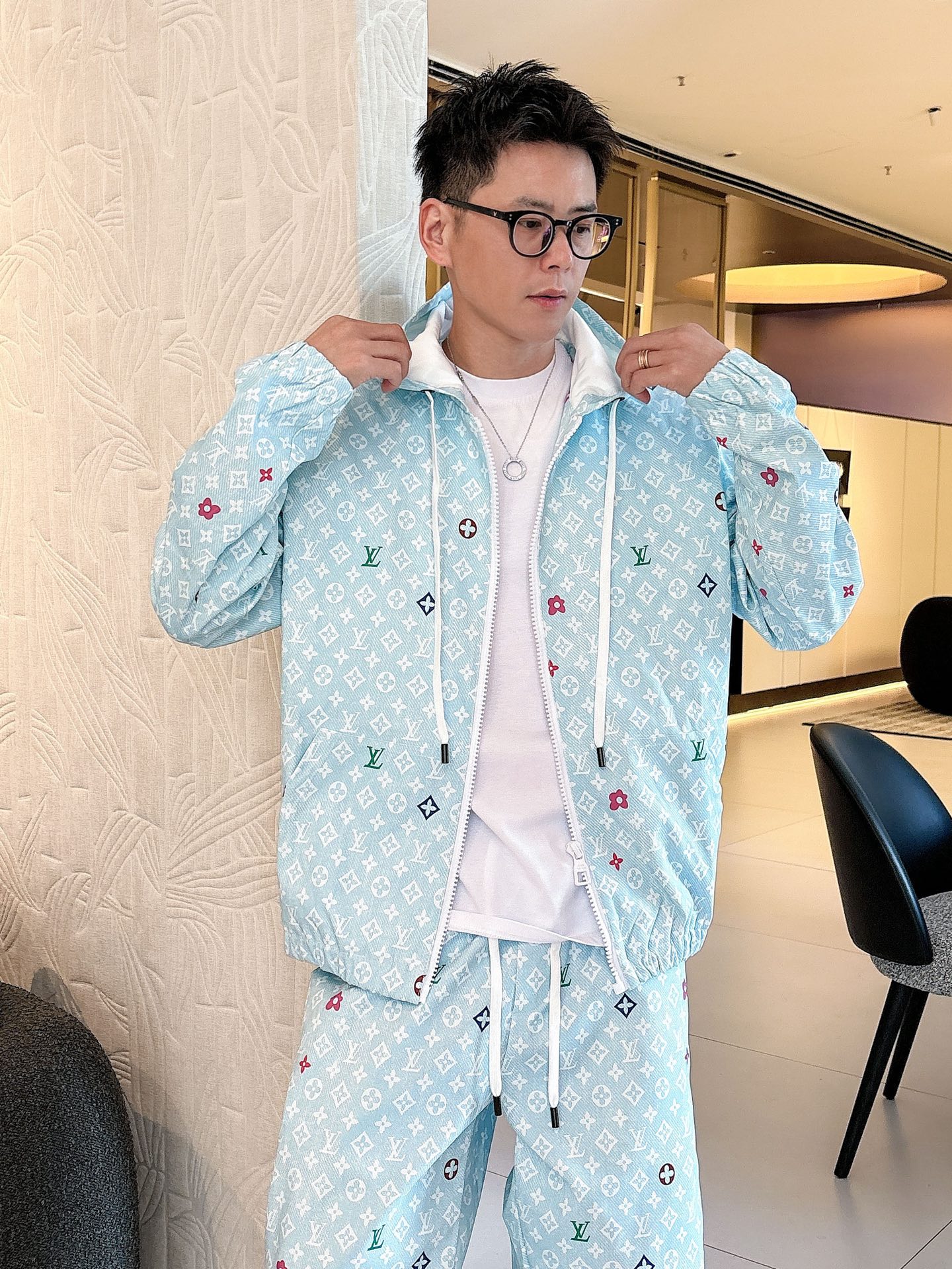 Louis Vuitton Basic Clothing Hooded M-l-xl